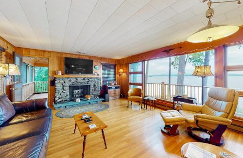 Alton Bay House | Alton Bay Lakefront Beauty