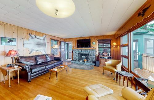 Alton Bay House | Alton Bay Lakefront Beauty