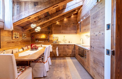 Cortina d'Ampezzo Apartment | Alverà Lodge with Terrace R&R