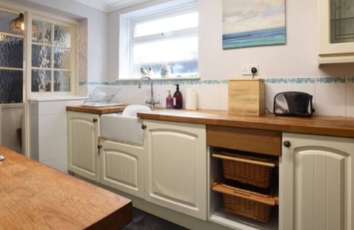 Alverstoke House | Alverstoke Manor | Family Home