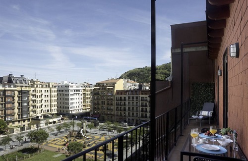 Gros Apartment | Always Easy I Ático Plaza