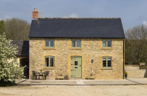 Chipping Norton House | Alysas Cottage