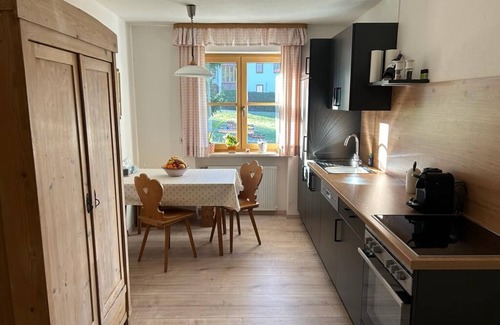 Unterwoessen Apartment | Am Nussbaum, 95 m² für 1-5 Personen, 2 Schlafzimmer, Wohnzimmer, Bad/dusche/wc, Terrasse, Wlan