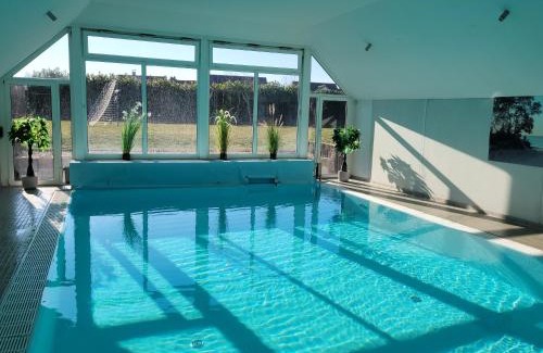 Dassow Apartment | Am Pool und Strand 11