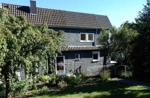 Ennepetal Apartment | ☼ Am Sonneneck ☼ Apartment in Ennepetal with garden - great view - WiFi