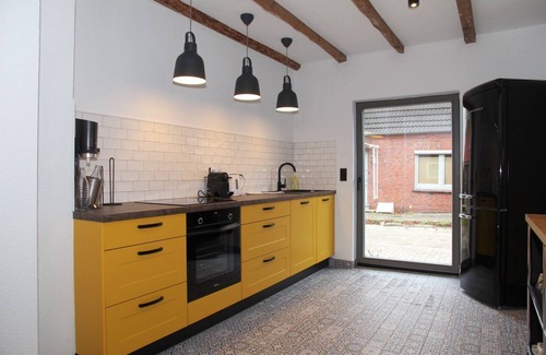 Emden House | Am Tief - Holiday home on the canal on 140sqm for up to 7 people and dogs!