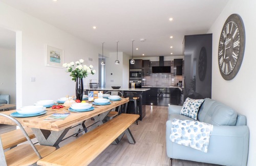 Tintagel Cottage | Amal Anpras