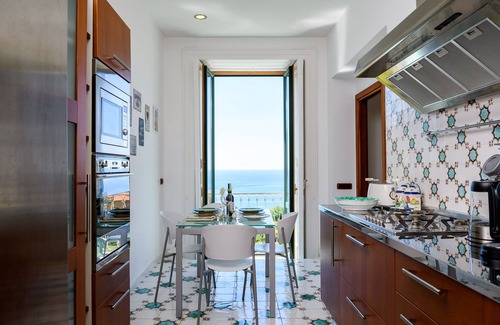 Vietri sul Mare Apartment | Amalfi Coast Family Luxury Suite