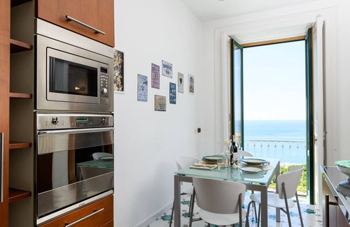Vietri sul Mare Apartment | Amalfi Coast Family Luxury Suite