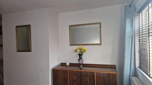 Langley Moor House | Amani 2-Bed Bungalow - Sleeps 4 - Pet Friendly
