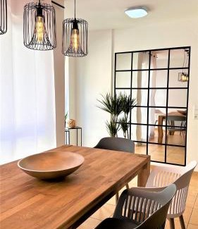 Lahr Apartment | AMAO-Curry - City Center - 100 m2 - 7 Personen - Balkon - 2 Schlafzimmer - KingSize Betten