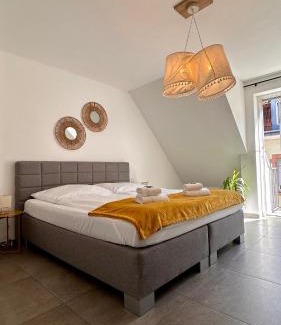 Lahr Apartment | AMAO-Curry - City Center - 100 m2 - 7 Personen - Balkon - 2 Schlafzimmer - KingSize Betten