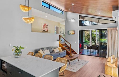 Eatons Hill House | Amara Grove Brisbane Cottage - Come Home to Calm