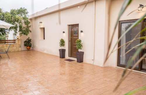Karefiliana House | Amarantos House