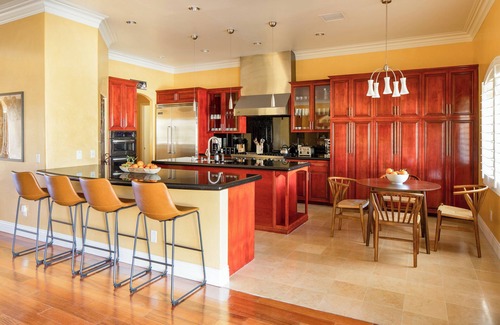 Desert Club Estates House | Amarilla by AvantStay | Peaceful Paradise w/Pool, Spa & Theatre Room