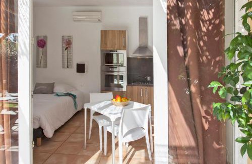 Calvi Villa | Amarylis à Calvi location 2 pers avec clim jardin piscine et barbecue