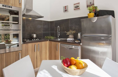 Calvi Villa | Amarylis à Calvi : location 2 pers. avec clim, jardin, piscine et barbecue