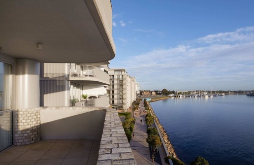 Newcastle Apartment | Amaya - holiday apartment by Follo