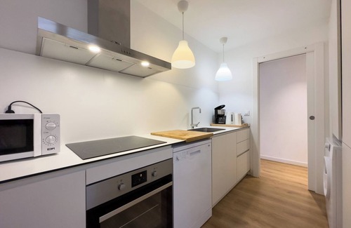 Sants Apartment | Amazing 4-bedroom apartment just minutes from downtown