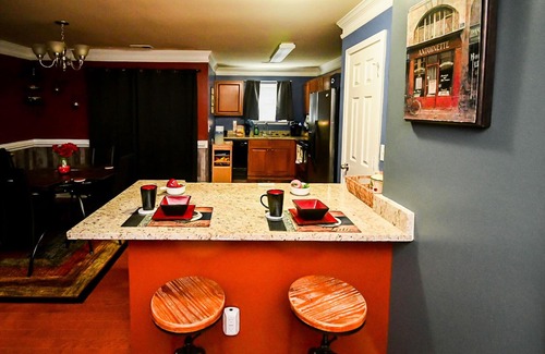 South Downtown House | Amazin Lrg 3 Bed house w/King bed