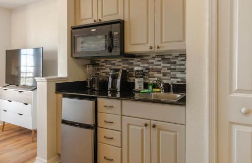 Florida Center Apartment | Amazing 1 Bedrooms Best Resort Studio
