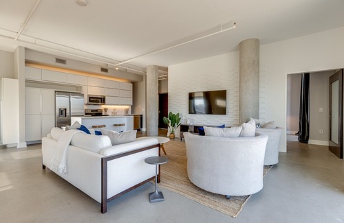 East Nashville Condo | Amazing 2 Bd 4th floor condo with spectacular views