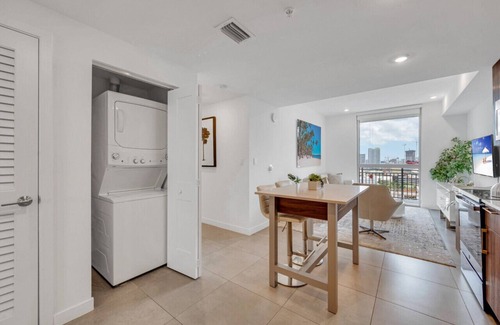 Overtown Apartment | Amazing 2 BD Downtown Miami Mins From Brickell W/Free Parking