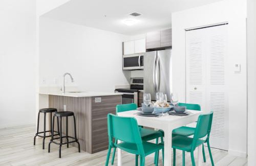Midtown Apartment | Amazing 2 BR Condo At Wynwood With Parking