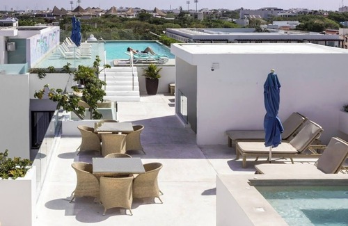 12th Street Apartment | Amazing 2 floor penthouse w/PRIVATE rooftop