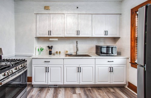 Rochester House | Amazing 3BR house in Rochester with AC, WiFi, Steps: Airport, UofR, RIT, Strong