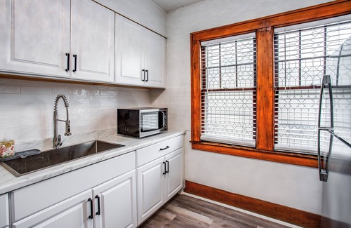 Rochester House | Amazing 3BR house in Rochester with AC, WiFi, Steps: Airport, UofR, RIT, Strong