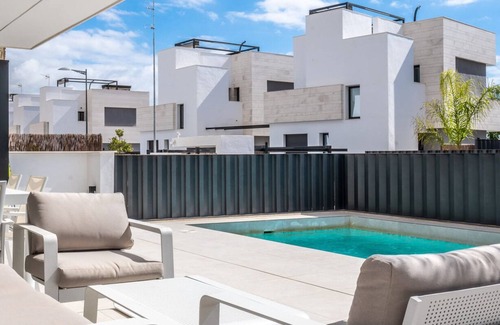 Torre-Pacheco Villa | AMAZING 4 BEDROOM VILLA WITH PRIVATE POOL SANTA ROSALIA LAKE AND LIFE RESORT