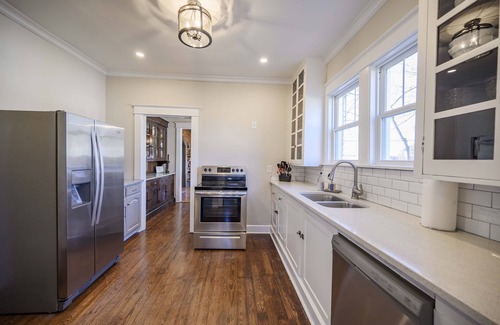 Murfreesboro House | Amazing 4 Bedroom! 3 Full Bath! House in the Heart of Downtown Murfreesboro!