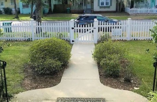 Gulfport House | Amazing 5 bedroom 6 bath home with private parking. Walk to casino or beach