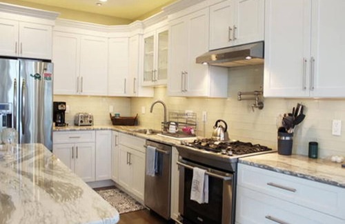 Sea Isle City Condo | Amazing 5 bedroom, 3 bath condo in the heart of Sea Isle City. Only one block from the beach and steps to restaurants, shopping, and the Promenade!