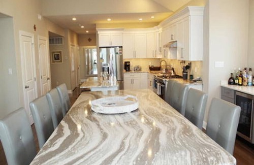 Sea Isle City Condo | Amazing 5 bedroom, 3 bath condo in the heart of Sea Isle City. Only one block from the beach and steps to restaurants, shopping, and the Promenade!