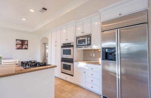 Central Malibu House | Amazing 6 bedrooms 2 Min to PCH and the beach!