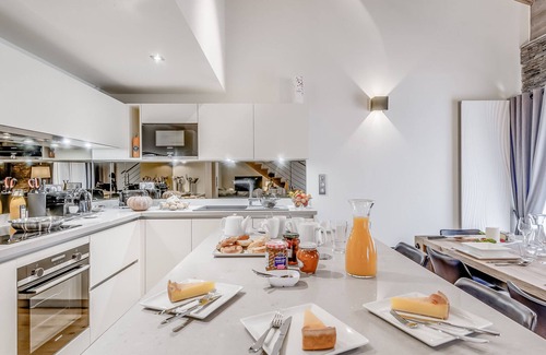 Les Brevieres Ski Chalet | Amazing 6-room chalet apartment with jacuzzi and parking in Tignes