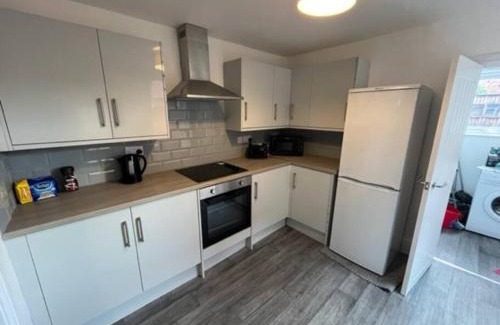 Hull Apartment | AMAZING 8 person 4 bedroom and 2 bathroom MEGA house!