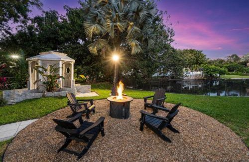 Davie Villa | Amazing 8BR w Pool Lake ViewTons of Amenities