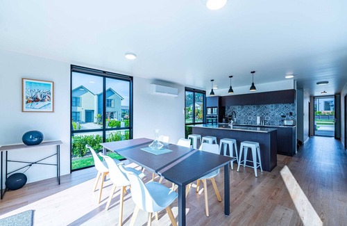 Wanaka House | Amazing Alpine Views in Wanaka