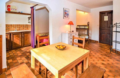 Saint-Paulet-de-Caisson Apartment | Amazing apartment in St, Paulet de Caisson with 1 Bedrooms, WiFi and Outdoor swimming pool
