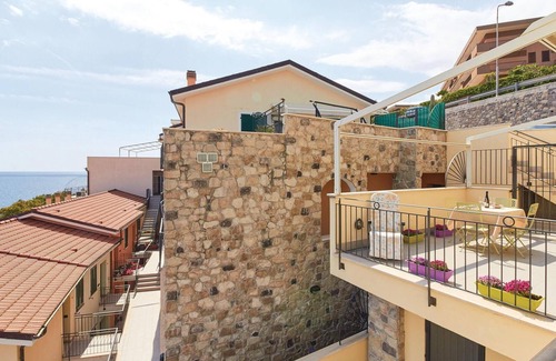 Cavi Apartment | Amazing apartment in santo stefano (im)