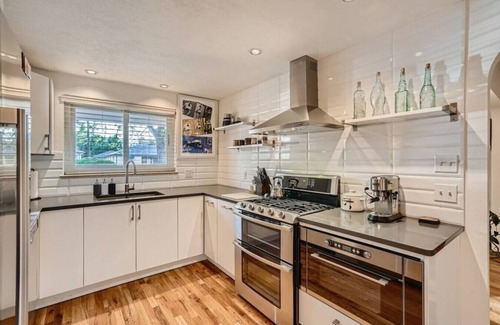 Denver House | Amazing Artful 2bd 1ba bungalow in West Denver