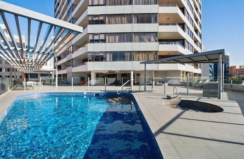 Spring Hill Apartment | Amazing Astor Apartment ~ 5 mins Brisbane CBD