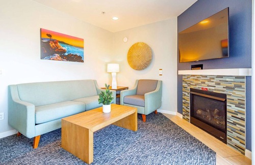 Marina Condo | Amazing Beach Access, Pool, Hot Tub, Games