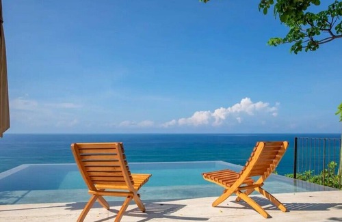 Santa Maria Tonameca Villa | Amazing Beach Front Villa in a Unique Paradise