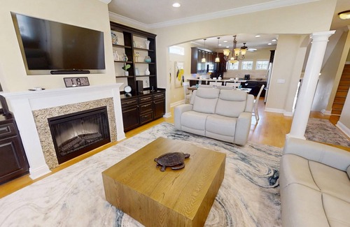 Kiska Beach House | Amazing Beach House w/pool & golf cart. A few Blocks from Beach - All New!
