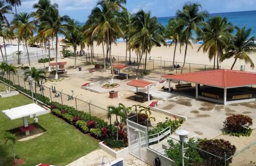 Isla Verde Apartment | Amazing Beachfront Apartment in Isla Verde