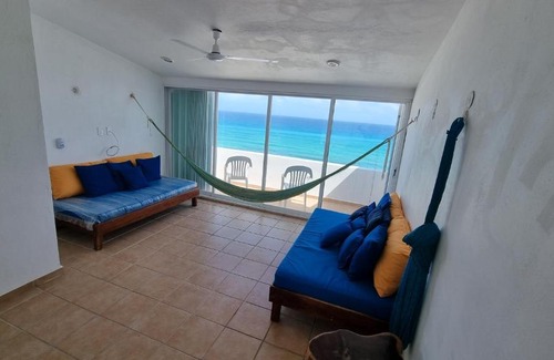 Zona Hotelera Apartment | Amazing Beachfront Penthouses at Brisas By The Spot